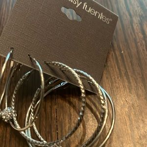 Daisy Fuentes set of three various size hoops